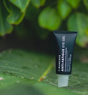 Eye gel men, Caffeine eye gel, Anti-fatigue eye gel, Dark circles eye gel, Under eye gel men, Puffiness eye treatment, Eye gel for men 15ml, Men's skincare gift, Men's eye treatment, Vitamin E eye gel, Fine lines eye gel, Men's anti-ageing skincare. UK made